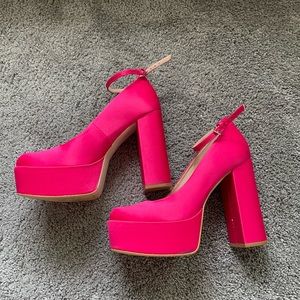 Steve Madden Hot Pink Satin Platform Pumps